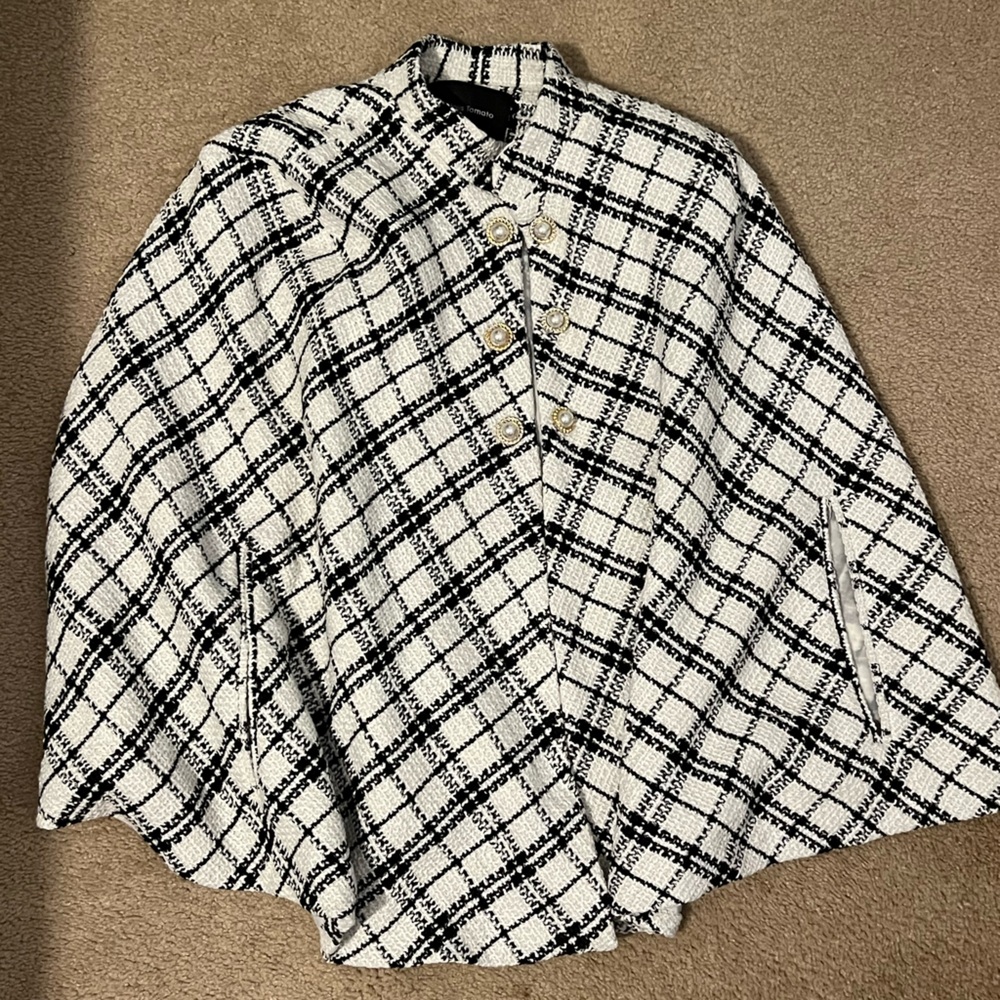 Chic Black and White Plaid cape